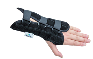 Attelle de soutien de poignet d'orthèses en plastique noir réglable avec aide médicale de poignet de pouce - Product Image 3