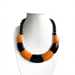 Collar de Resina de Moda 2026, Diseño de Cadena Gruesa con Cuentas Acrílicas en Rosa, Negro y Naranja, Joyería para Mujer, Ideal para Fiestas - Product Image 6