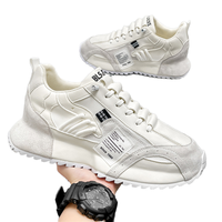 Nouvelle mode chaussures de course pour hommes en grande taille doublure en maille confortable style sportif jetable pour la marche en plein air au printemps