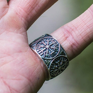 Bague Viking Boussole Homme Alliage Argent Antique Vegvisir Nordique Sceau Bijoux Vente en Gros Fabricant Personnalisé OEM - Product Image 4