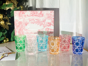 Copas de Vino de Cristal con Patrón Geométrico Marca D, Diseño Art Deco Ecológico, Juego de Regalo de Dos Piezas - Product Image 4