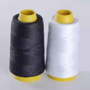 Fil à coudre polyester noir blanc 402 fin pour machine à coudre durable usage domestique - Product Image 1