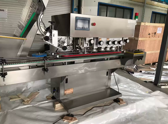 Full Automatic Adjustable Diameter Capping Machine 1-20cm High Efficiency for Skin Care Bottle