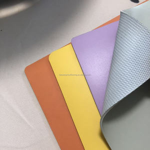 Suelo Vinílico Comercial para Interiores, Diseño Moderno, Resistente al Desgaste, Superficie Lisa, Personalizable, en Rollo, para Negocios y Hoteles - Product Image 2