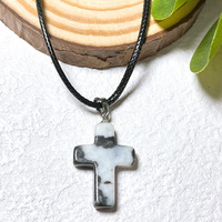 Collier tendance DIY style européen et américain, pendentif croix mode, cordon en cuir avec cristal naturel, chaîne de clavicule, accessoire transfrontalier
