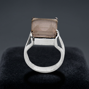 Bague élégante en argent de forme carrée avec des pierres précieuses rares en quartz rose Bagues en cristal élégantes - Product Image 3