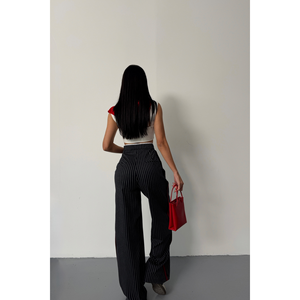 Pantalon décontracté pour femme bleu marine à rayures, taille basse, coupe droite, style cargo avec détails de rayures latérales respirantes - Product Image 3