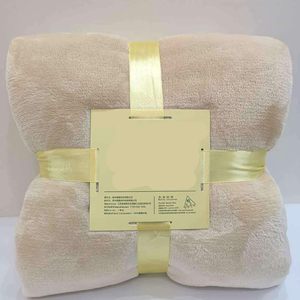 Manta de Lana Tejida Personalizada - Manta de Franela de Lujo para Uso en las Cuatro Estaciones en el Sofá y la Cama - Product Image 1