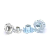 Tuerca en T DIN1624 de 4 Puntas M4 M6, Tuerca de Inserción de Cuatro Garras de Acero Galvanizado con Recubrimiento de Zinc, Clase 4.8, para Muebles y Carpintería