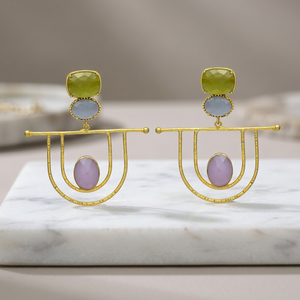 Pendientes de Diseño Étnico Dorado con Calcedonia Morada, Chapados en Oro sobre Latón, Hechos a Mano, con Piedras Preciosas, para Boda - Product Image 2