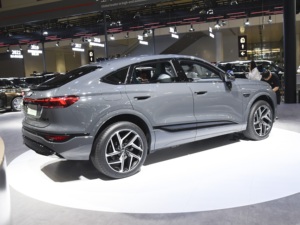 2026 Au-di. Q6L <span class=keywords><strong>Sportback</strong></span> <span class=keywords><strong>E</strong></span>-<span class=keywords><strong>tron</strong></span> 2026 Edición de largo alcance 5 puertas 5 asientos 4x2 Coche nuevo - Product Image 6