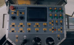 Pavimentadora de Asfalto Móvil Liugong con Orugas de Goma, Ancho de Pavimentación de 6 m, Modelo 506E - Product Image 5