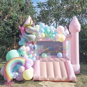 Castillo inflable comercial para niños, color rosa pastel, para fiestas al aire libre. - Product Image 2