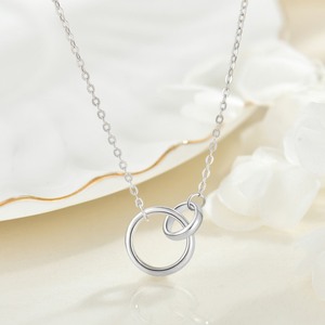 YILUN Collana Minimalista con Pendente a Doppio Cerchio Intrecciato in Argento Sterling 925 Placcato Rodio per Donne, Gioielli Raffinati - Product Image 2