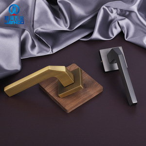 กุญแจล็อคทองเหลืองแท้ Jiehao สำหรับประตูไม้ พร้อมกุญแจ ดีไซน์ทนทาน - Product Image 3