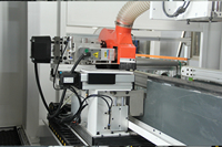 Routeur CNC automatique robuste à 4 axes avec châssis entièrement soudé en acier, commande PLC, moteur 40 kW, poste de travail pour le travail du bois ATC