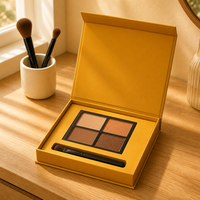 Palette de fards à paupières jaune moutarde rigide avec couvercle articulé, emballage personnalisé avec emblème en feuille d'or rouge et pinceau