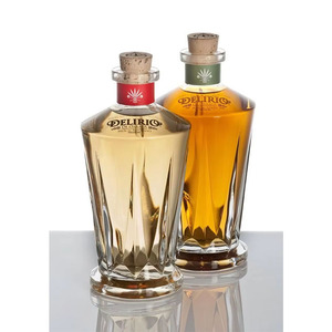 Bouteilles de <span class=keywords><strong>whisky</strong></span> en verre teinté de couleur personnalisée étiquettes personnalisées de forme plate gravures d'impression UV pour la différenciation de marque unique - Product Image 2