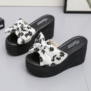 Slope Heeled slippers <b>for</b> <b>Women</b> with Thick Soles <b>for</b> Outdoor Wear 2024 Summer <b>Beach</b> Sponge Bottom <b>Sandals</b> - Product Image 3