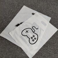 Sacs de shopping personnalisés avec nom de marque, logo imprimé sur mesure, sacs en plastique à poignée découpée pour emballage de vêtements de boutique