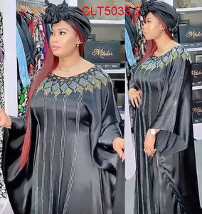 Robe longue en rayonne à manches chauve-souris pour femmes africaines, ornée de strass double face, avec turban - Product Image 2