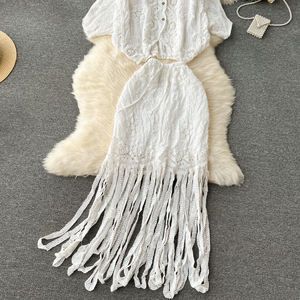 Set in Stile Bohémien Retrò per le Vacanze, Cardigan <span class=keywords><strong>con</strong></span> Ricami Elaborati e <span class=keywords><strong>Gonna</strong></span> <span class=keywords><strong>con</strong></span> <span class=keywords><strong>Frange</strong></span> Decorative - Product Image 2