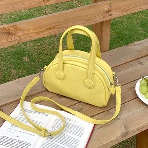 Nuevo Bolso Bandolera Pequeño de Color Caramelo, en Forma de Media Luna, Tipo Dumpling - Product Image 3