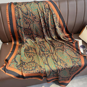 Fábrica al por mayor estilo de diseñador de moda de lujo 110*110 bufandas cuadradas de seda de poliéster grande chales de mujer con estampado de <span class=keywords><strong>flores</strong></span> coloridas - Product Image 3