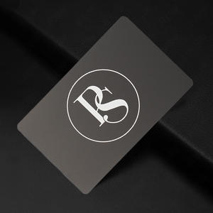 Elegante Tarjeta de metal negro con diseño de nota musical roja Tarjeta de metal creativa - Product Image 2