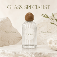 Flacon de parfum en verre transparent de luxe élégant 50 ml, design à rayures verticales, col noir, pulvérisateur à pompe, diffuseur à bâtonnets, crème pour le visage