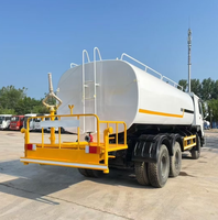 Camion arroseur d'eau d'occasion HOWO Modèle Classique 6*4, volume 20 m³, 10 roues, largeur de couverture 16 m, pulvérisation haute pression, conduite à gauche (LHD) et conduite à droite (RHD)