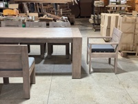Tables et chaises d'extérieur modernes, durables et imperméables, sur mesure, avec finition en teck pour utilisation en villa