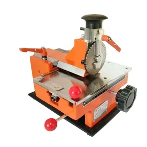 Machine de gravure de plaque signalétique de machines de fabrication à grande vitesse de vente directe pour la plaque d'aluminium d'acier inoxydable