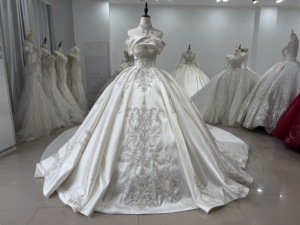 Robes de mariée romantiques de luxe en satin avec perles et dentelle appliquée, traîne longue, style princesse, pour l'industrie lourde Xs147 - Product Image 1