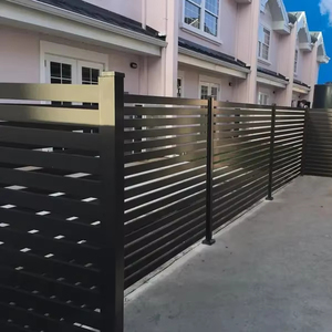 Clôture à lattes en aluminium horizontale moderne personnalisée assemblage facile poteaux de clôture de <span class=keywords><strong>jardin</strong></span> noir prix bas pour la propriété privée américaine - Product Image 1