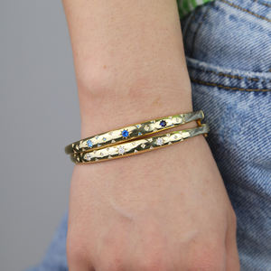 <span class=keywords><strong>Bracciale</strong></span> Rigido <span class=keywords><strong>in</strong></span> <span class=keywords><strong>Oro</strong></span> con Design a Stella e Effetto Starburst per Donne, Moda con Zirconi Bianchi e Blu - Product Image 6
