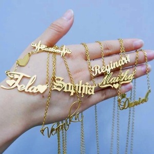 Collana con Targhetta Personalizzata in Acciaio Inossidabile Fatta a Mano, Stile Esplosivo Dorato, Regalo di Tendenza per Donne e Uomini con Nome Personalizzato - Product Image 1