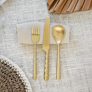 Couverts décoratifs en laiton fabriqués à la main couverts ustensiles de cuisine 3 Pc couverts cuillère fourchette couteau ensemble pour les mariages fêtes et hôtels - Product Image 1