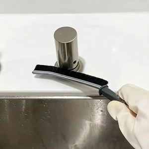 Brosse de nettoyage universelle en plastique durable et écologique à long manche et poils rigides pour les fentes de cuisine, les toilettes et les espaces domestiques - Product Image 2