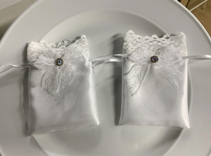 Nouveaux bijoux en soie personnalisés cadeau sac à cordon anniversaire blanc <span class=keywords><strong>dentelle</strong></span> Satin pochette à cordon lisse mariage petite pochette en Satin - Product Image 4