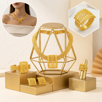 Vente en gros de bijoux fantaisie pour femmes, colliers de mode pour femmes, ensemble de colliers plaqués or de haute qualité, ensemble de bijoux