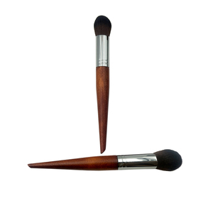 Pennello da Trucco Professionale Yuede di Alta Qualità, Angolare <span class=keywords><strong>per</strong></span> Blush e Fondotinta, Kabuki <span class=keywords><strong>per</strong></span> Polvere e Contorno, con Manico <span class=keywords><strong>in</strong></span> Legno e Setole Sintetiche - Product Image 6