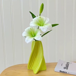 Bouquet de lys artificiels, 2 fleurs, 1 bourgeon, vert clair, décoration d'intérieur, accessoires de mariage - Product Image 2