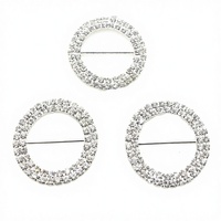 Boucle en alliage de zinc ornée de cristaux transparents étincelants en une seule rangée pour ruban de mariage, vêtement, tête de cheval
