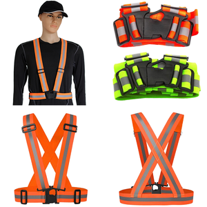 Gilet Elastico Riflettente Personalizzato con Cinghie Regolabili e Nastro Retro Riflettente per Corsa e Ciclismo - Product Image 1
