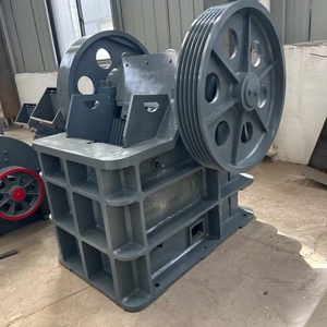 Concasseur à mâchoires à moteur AC le <span class=keywords><strong>moins</strong></span> <span class=keywords><strong>cher</strong></span> d'usine, mini concasseur à mâchoires <span class=keywords><strong>mobile</strong></span> pour pierres avec machine de concassage primaire - Product Image 4