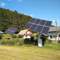 Sistema de Seguimiento Solar de Doble Eje de 10-12Kw, Económico de Fábrica, 2-3 Filas con Accionamiento Enlazado, Ángulo de Inclinación de 15-30°, Protección IP65