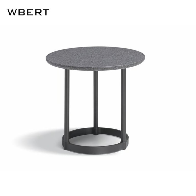 สีเทาเข้ม