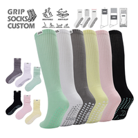 Chaussettes de yoga antidérapantes en silicone pour femmes, chaussettes de Pilates en coton doux, chaussettes de yoga à adhérence au sol, chaussettes de yoga à adhérence tricotées, logo personnalisé