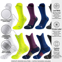 Chaussettes de sport athlétiques professionnelles personnalisées à compression graduée avec soutien renforcé de la voûte plantaire